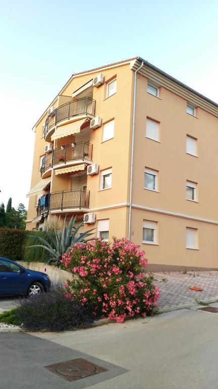Apartment Pula Relax Exterior foto